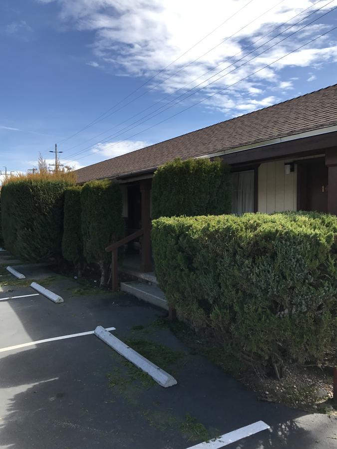 Gold Pan Motel *